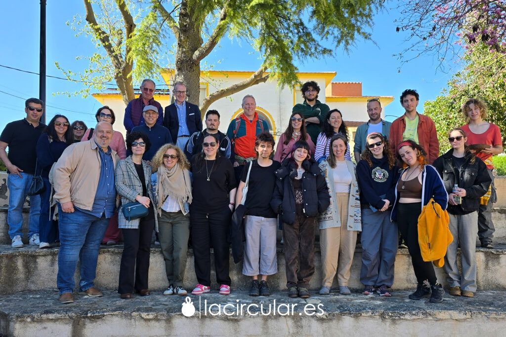 José An. Montero, director artístico de Trashumancias 2.5, realizó la sesión de mentorías creativas preparatorias de la residencia